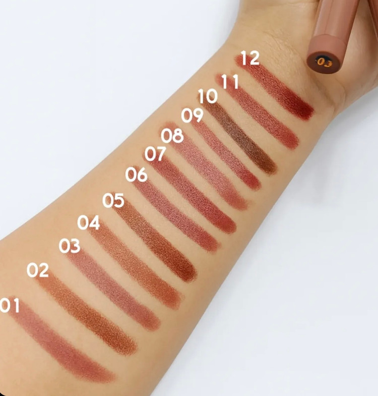 رژ لب دو سر ویکتوریا | رژ لب و خط لب پیچی